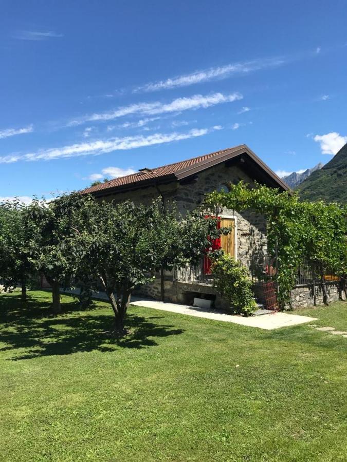 La Casetta Di Biancaneve Valtellina E Lago Di Como Dubino Kültér fotó