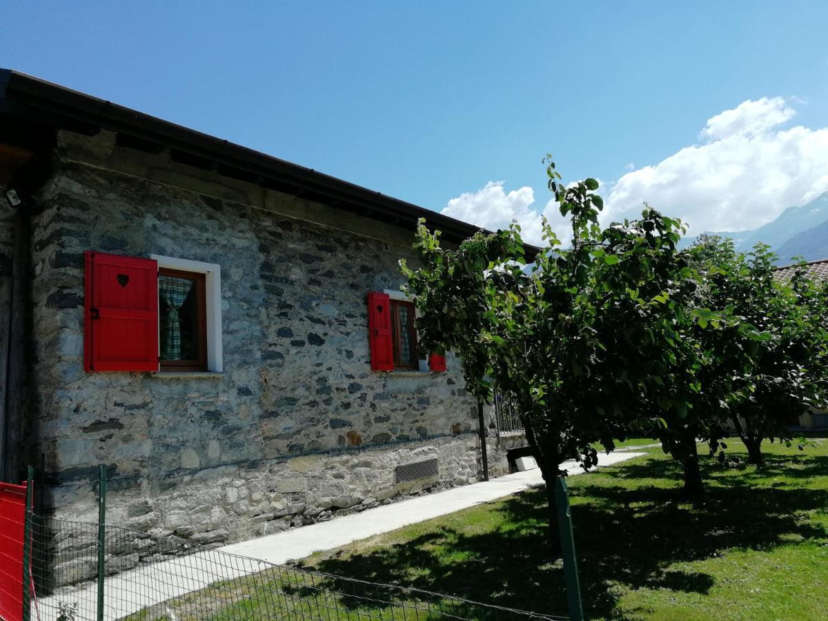 La Casetta Di Biancaneve Valtellina E Lago Di Como Dubino Kültér fotó